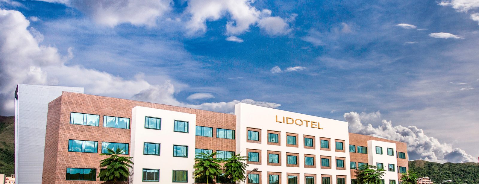 Exterior of Lidotel Valencia